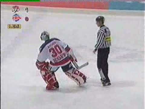 20.1.2001: Ari Ahosen (HIFK) pelirangaistus JyP HT:tä vastaan