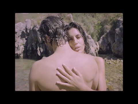 Un Amor video