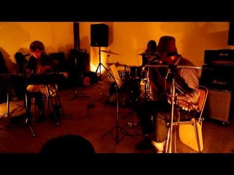 sunday morning bell -木漏れ日（acoustic）- 2012.03.03 at Trunq Room Kyoto Japan