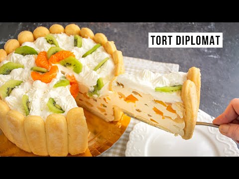 How to make a Diplomat cake with fruit and whipped cream. The recipe explained step by step | Aro...