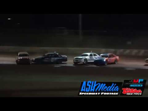 Modified Sedans: Gilroy and Nelson Crash - Maryborough Speedway