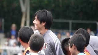 サッカーキング：子どもたちとふれあった日本代表の中島…「子どもの頃にプロ選手とサッカーをするのがすごく楽しかった」 - 毎日新聞