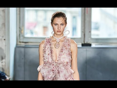 Nightwear GIAMBATTISTA VALLI Spring 2020 Paris - Fashion Channel