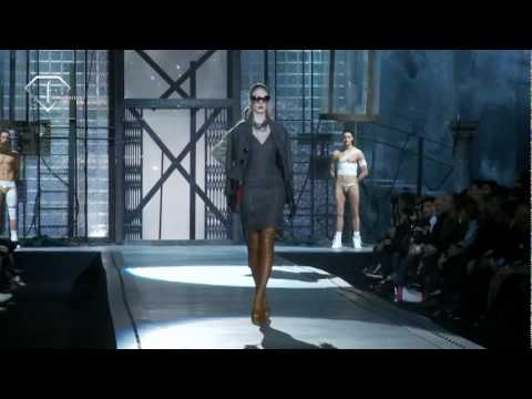 fashiontv | FTV.com - MILAN WOMAN F/W 10-11 - DSQUARED 2 - SHOW