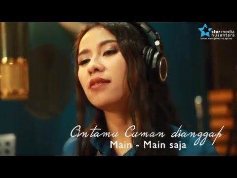 Eva Puka  -Putuskan Saja Pacarmu- (video lirik)