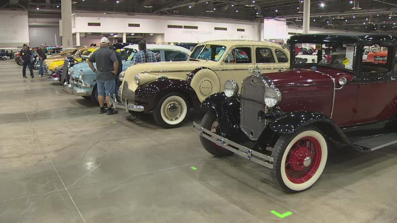 Mecum Auction brings more than 1,100 cars to NRG Park for bidding