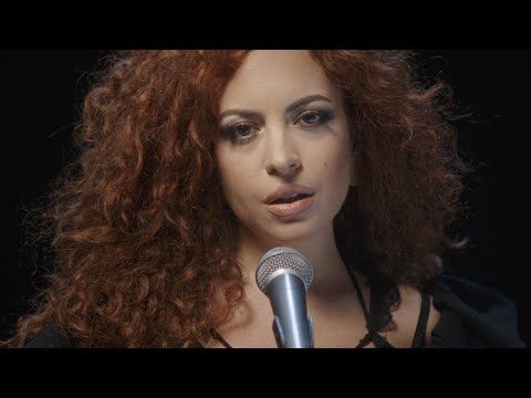 Claudia Megrè  • PARLAMI IN NAPOLETANO • (Video Ufficiale)
