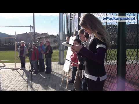 Pani wójt strzela i... goool! Orlik w Baligrodzie otwarty - tvPodkarpacie.pl