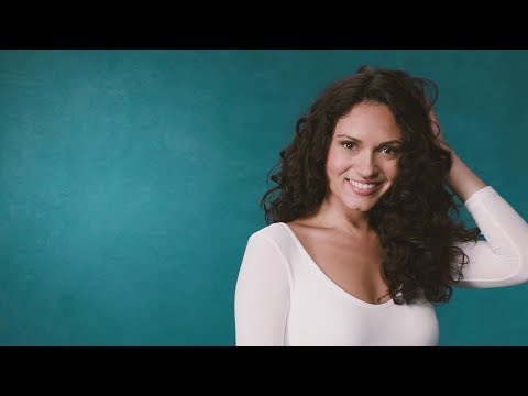 Get Soft, Defined Curls with Moroccanoil Curl Defining...