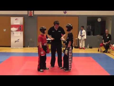 2013-06-15 IDM der WKU - Niklas Baumann LK Jungs -12J -45Kg Finale - Sugambrer Fightclub