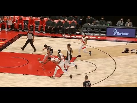 Khem Birch on the funniest fastbreak 😂🤣