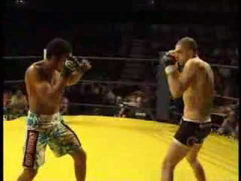 07  Jose Aldo vs  Micky Young FX3 Battle of Britain