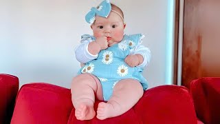Naam Grappigste baby's vastgelegd op camera Grappige babyvideo's Link Welkom bij de babykaarten