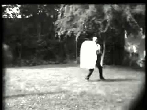 Bruce Lee demonstrating kicks! Incredible!