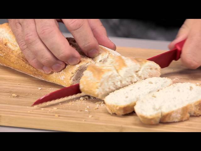 Vídeo relacionado con KOSLEOW Cuchillo de Pan Profesional de 28 cm, Cuchillo Panero con Mango de Madera para Cortar Pan, Baguettes y Hogazas, Cortador de Pan Manual de Alta Precisión