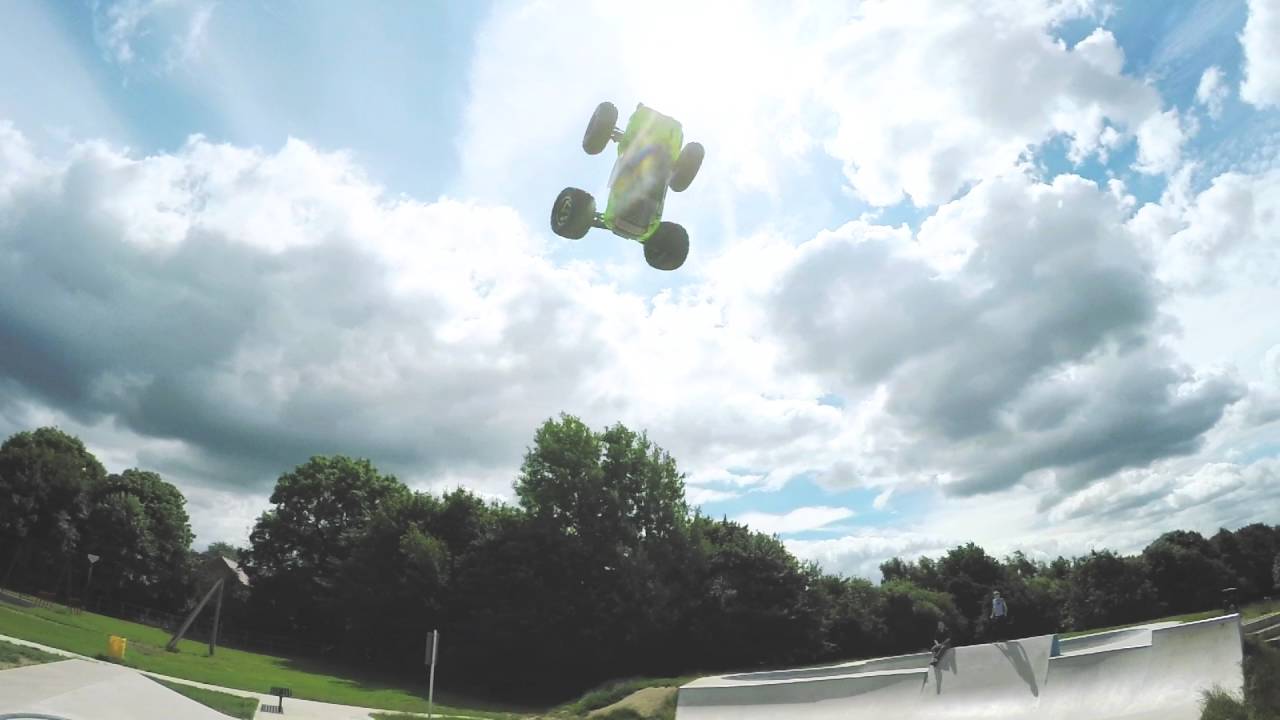 RC auto 2016 Granite BLX, zelenočerná