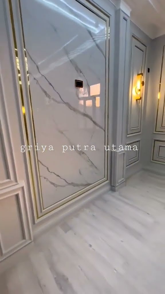 Cetak ruangan tamu kamu dengan sentuhan mewah! ✨ Gunakan gypsum, wallpaper, dan molding untuk suasana yang lebih glamor...