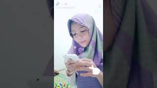 Download lagu Tiktok adek jilbab ungu😍🌷 mp3