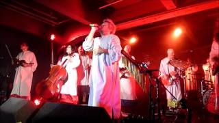 The Polyphonic Spree&#39;s 15th Anniversary @ Glasgow: Light &amp; Day/Reach for the Sun