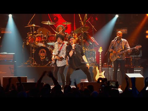 Toto - St. George And The Dragon (2013) [HD]