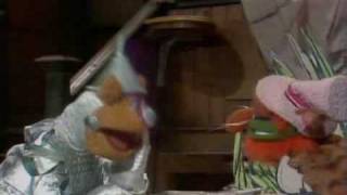 The Muppet Show. Medley of Happy Songs for Fozzie (ep 506)