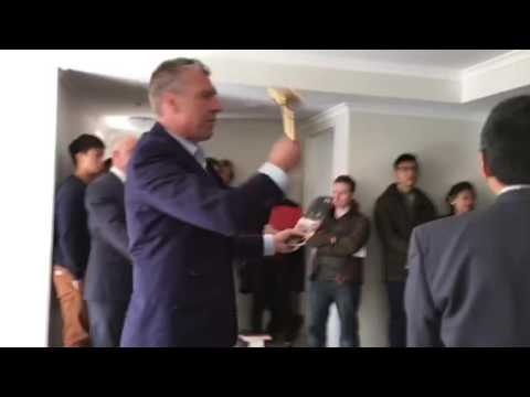 Robert Klaric - The Property Expert - Auctioneer - Live Auction in Sydney's Chinatown - Sussex St
