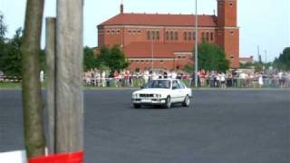 preview picture of video 'KZK Zgierz 31.05.2008 BMW E30  V8'