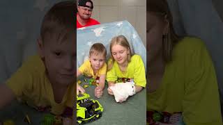 Download lagu What ah oh with jelly eyball #funny #comedy #funnyfamily #shorts 😂 mp3