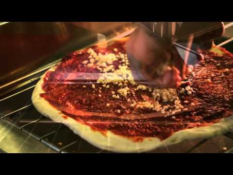 Marcin Nowak i jego pizza