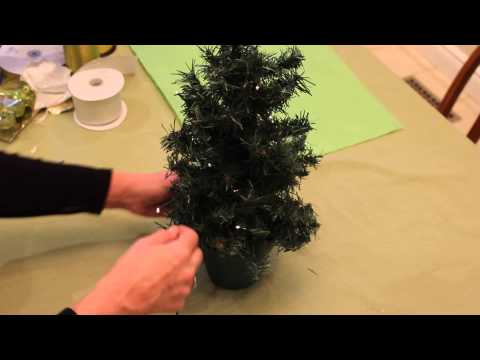 download lagu mp3 mp4 Small Christmas Tree With Lights, download lagu Small Christmas Tree With Lights gratis, unduh video klip Small Christmas Tree With Lights