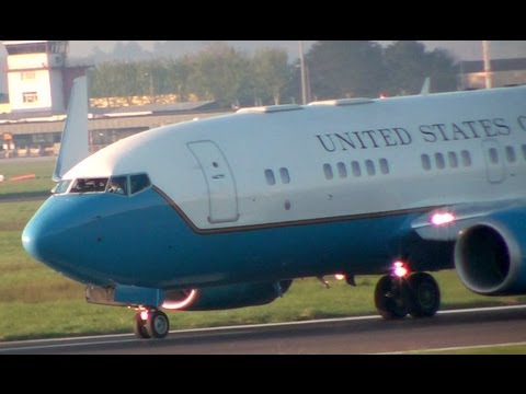 USAF Boeing 737-700 (C40-B) посадка и рулежка