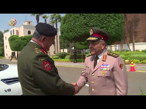 القائد العام للقوات المسلحة ورئيس أركان حرب القوات المسلحة يلتقيان رئيس هيئة الأركان الأردنى
