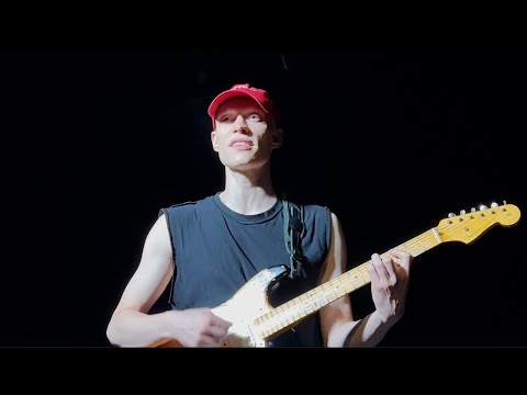 Kev Koko - A Minute Or Two (Official Music Video)