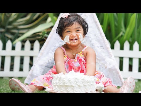 Jiana's first birthday cake smash