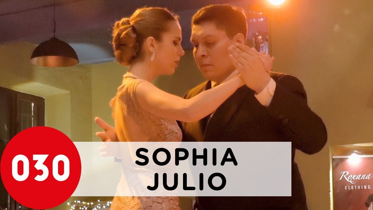Sophia Paul and Julio Cesar Calderon – Déjame ser así