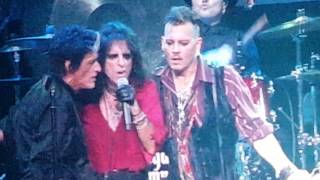 Hollywood Vampires covering Come Together