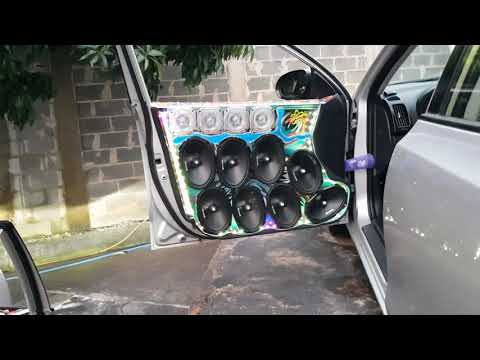i30 Terremoto Audio Car com 4 subs e forros no acrílico