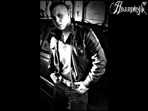 Tunessie & King Instinkt One - Schlampen,Fotzen,Nuttenkinda