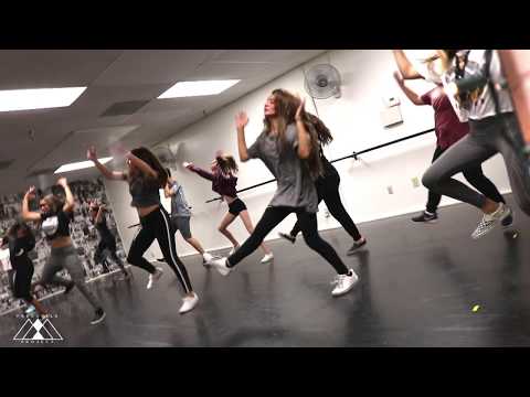 HERE COMES SANTA CLAUS TRAP *** REMIX - MARK PABLICO CHOREOGRAPHY #MDPCHOREOGRAPHY #TRAPKING