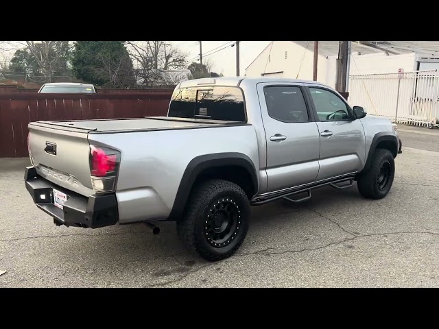 2017 Toyota Tacoma Double Cab - Image 18