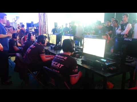 [FC4] Reacción de xShine vs MaximuM - Fase de grupos.