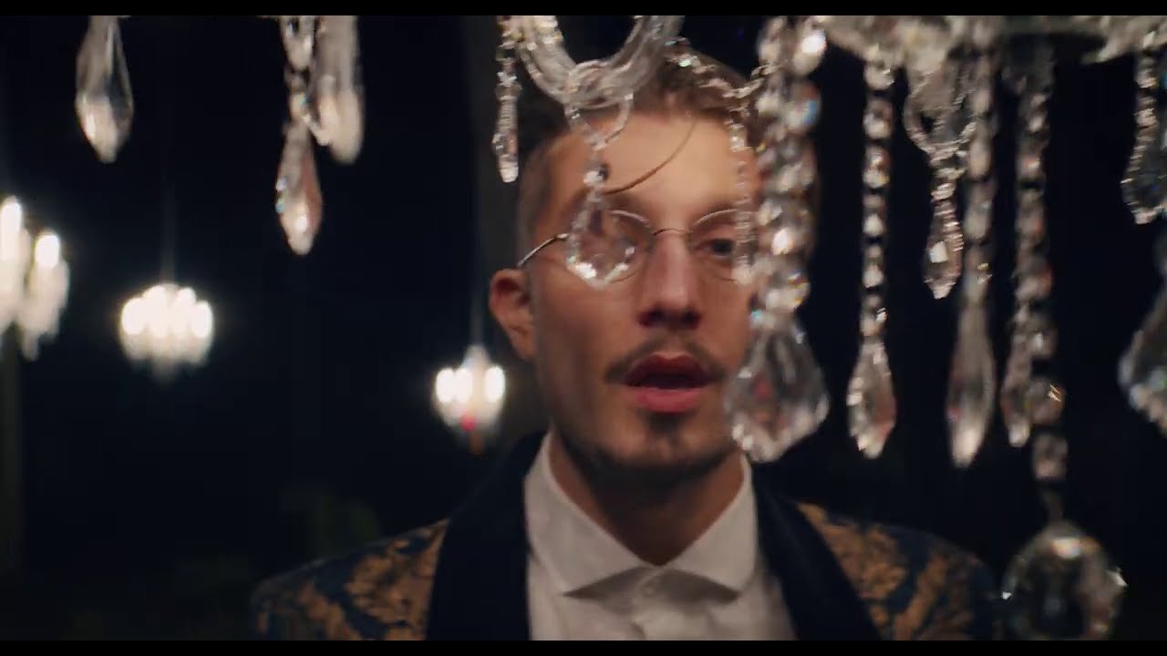 bbno$ — Man In The Mirror