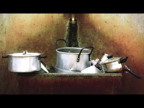 cooking pot filing in sink slowly/Spülen Sie den Topf in die Spüle langsam SOUND EFFECTS