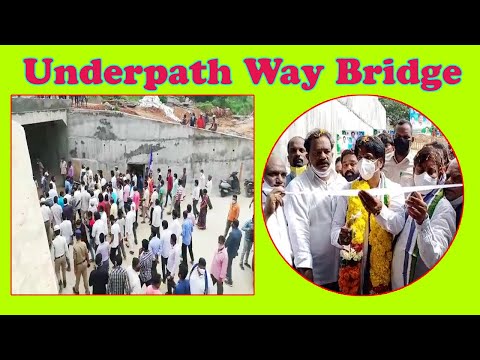 Devotees Rush at Market for Vinayaka Chavithi pooja items in Visakhapatnam,Vizagvision...