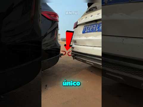 Eles testaram elásticos entre dois carros!