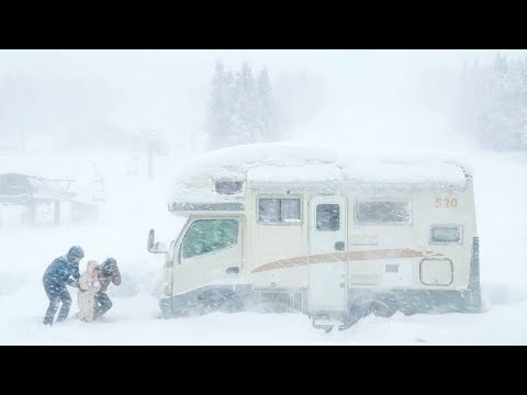 Blizzard Van Life: Frozen Doors & Interior Leaks in an Old Motorhome.