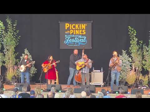 Kenny and Amanda Smith "Why Did You Call" (Live Bluegrass Performance)