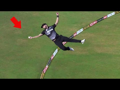10 Amazing Boundary Catches In Cricket 🦅🔥