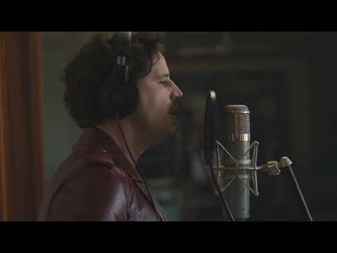 Ben Hazlewood - Lay Me Down (Live From Studio)