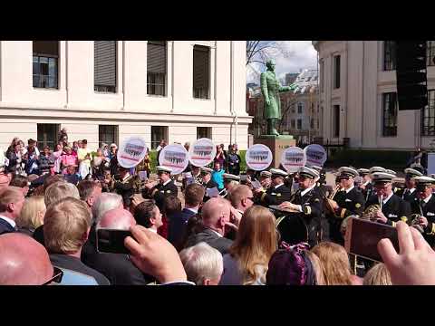 NMF 100 år. Wenche Myhre synger "Kom og bli med".